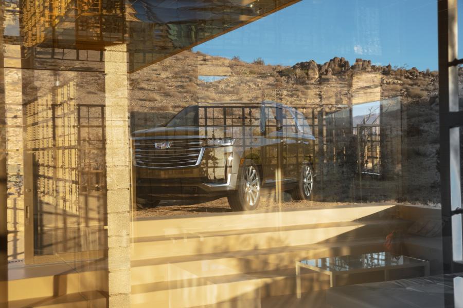  Cadillac Escalade Platinum Luxury 2020 года  (NA) (фото 38 из 45)